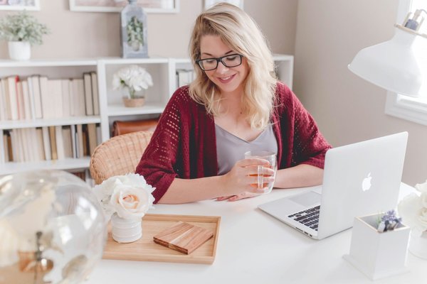 comment choisir les bons équipements pour aménager un bureau à domicile